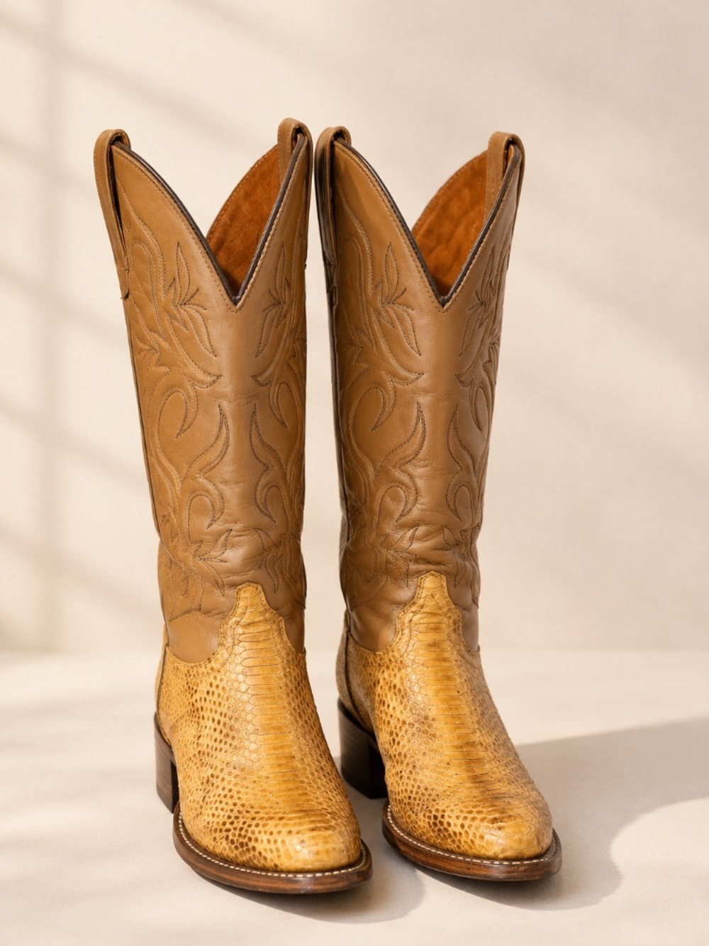 Gorgeous J. Chisholm Vintage Genuine Phyton Snakeskin Cowboy Boots Size 5 M